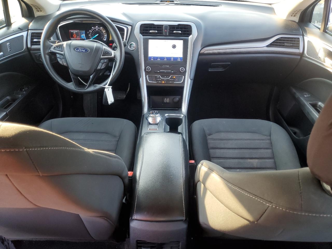 2020 Ford Fusion Se VIN: 3FA6P0T96LR198447 Lot: 81225065
