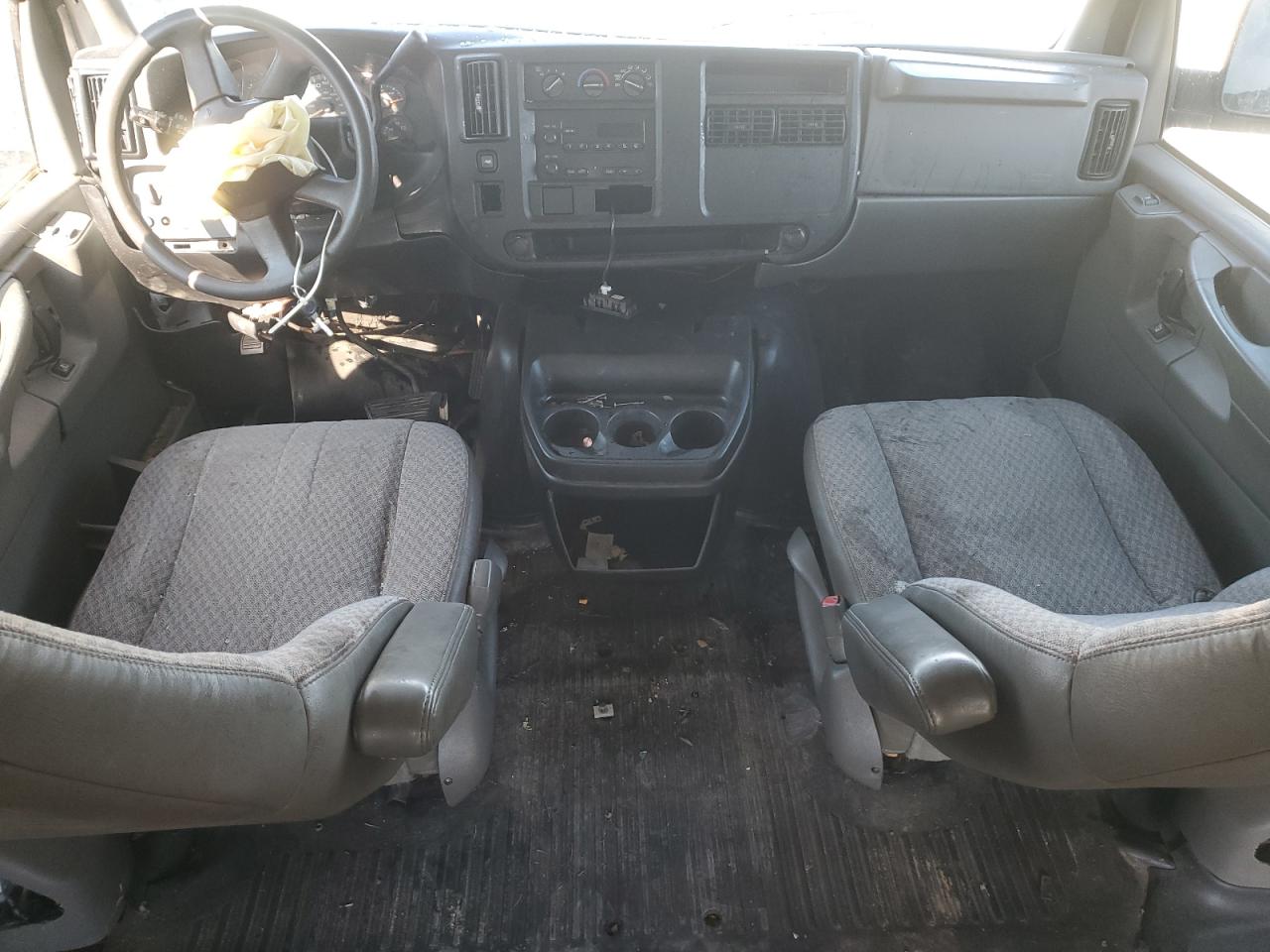 2006 Chevrolet Express G1500 VIN: 1GCFG15T261145400 Lot: 84548725