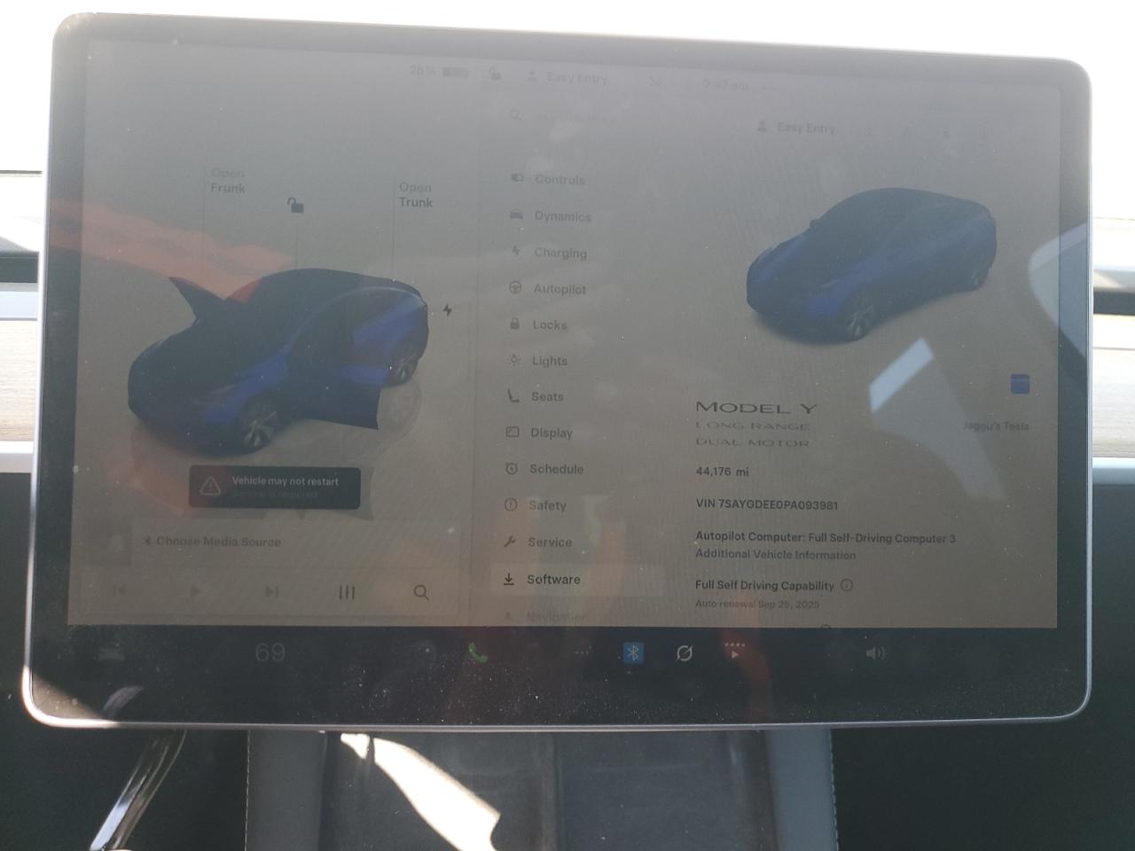 2023 Tesla Model Y VIN: 7SAYGDEE0PA093981 Lot: 71752045