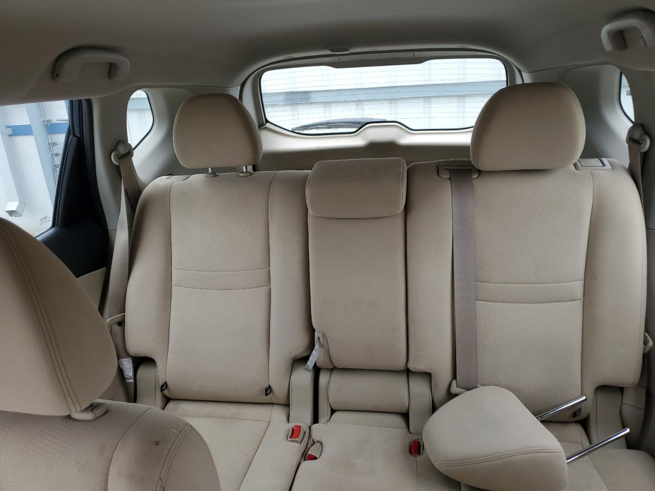 2015 Nissan Rogue S VIN: KNMAT2MV4FP547981 Lot: 71750625