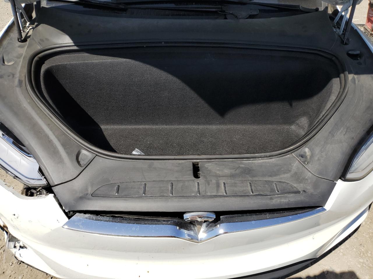 2020 Tesla Model X VIN: 5YJXCBE29LF270457 Lot: 71496765