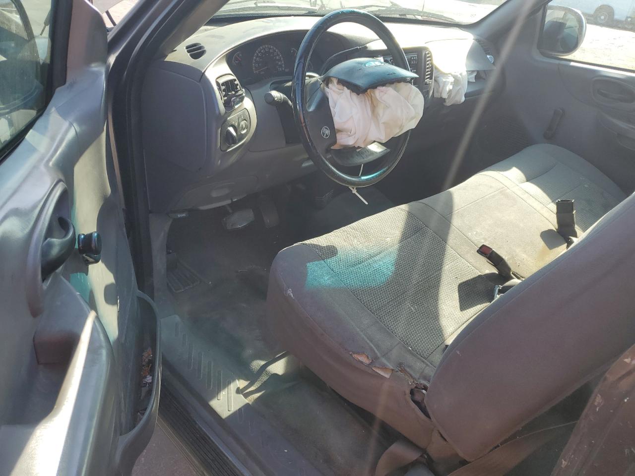 2003 Ford F150 VIN: 1FTRX17223KB15935 Lot: 70927245