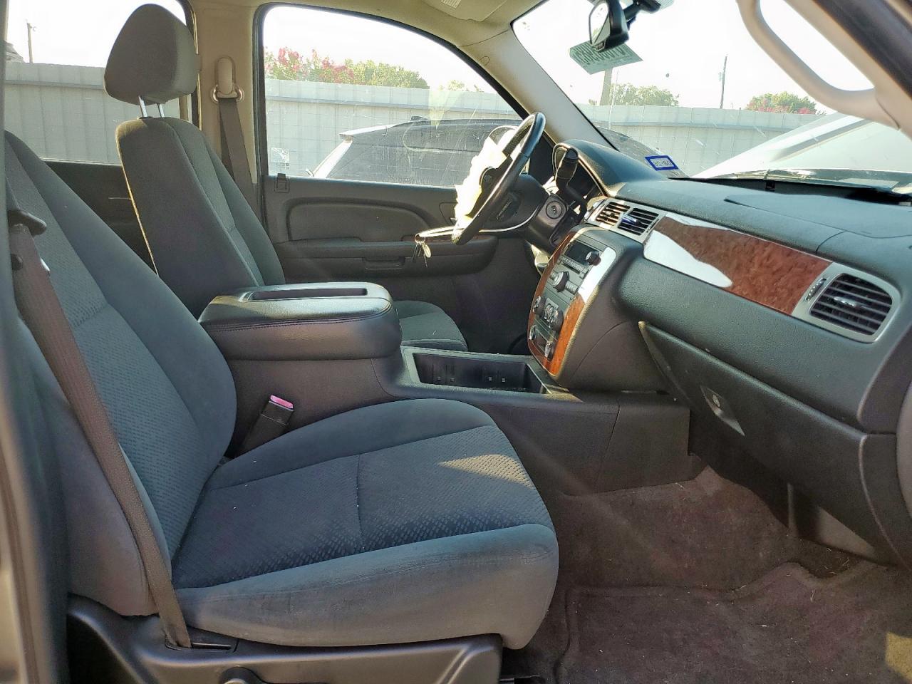 2007 Chevrolet Suburban C1500 VIN: 1GNFC16017J406329 Lot: 81088985