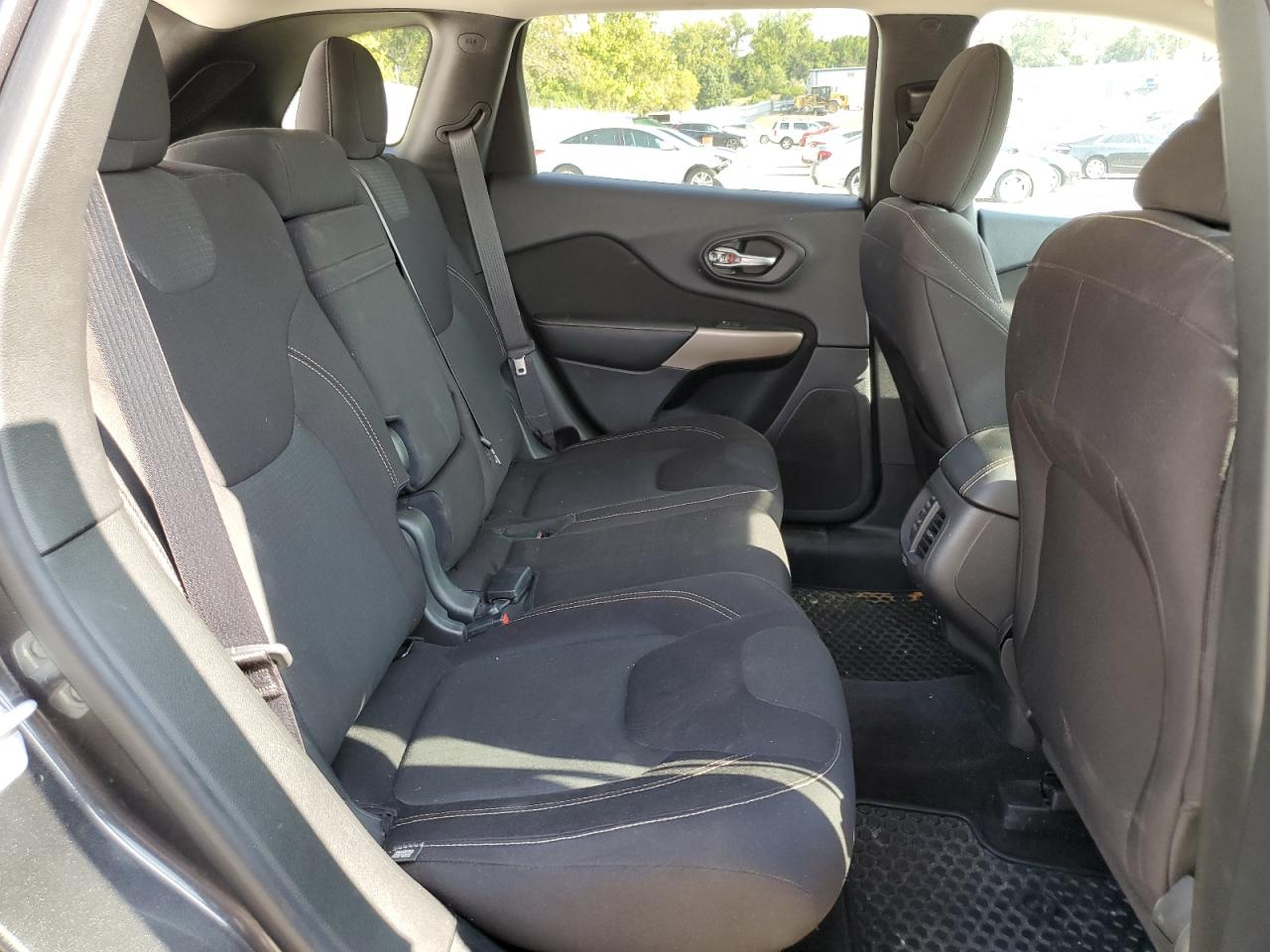 2017 Jeep Cherokee Latitude VIN: 1C4PJMCB9HW582009 Lot: 70942655