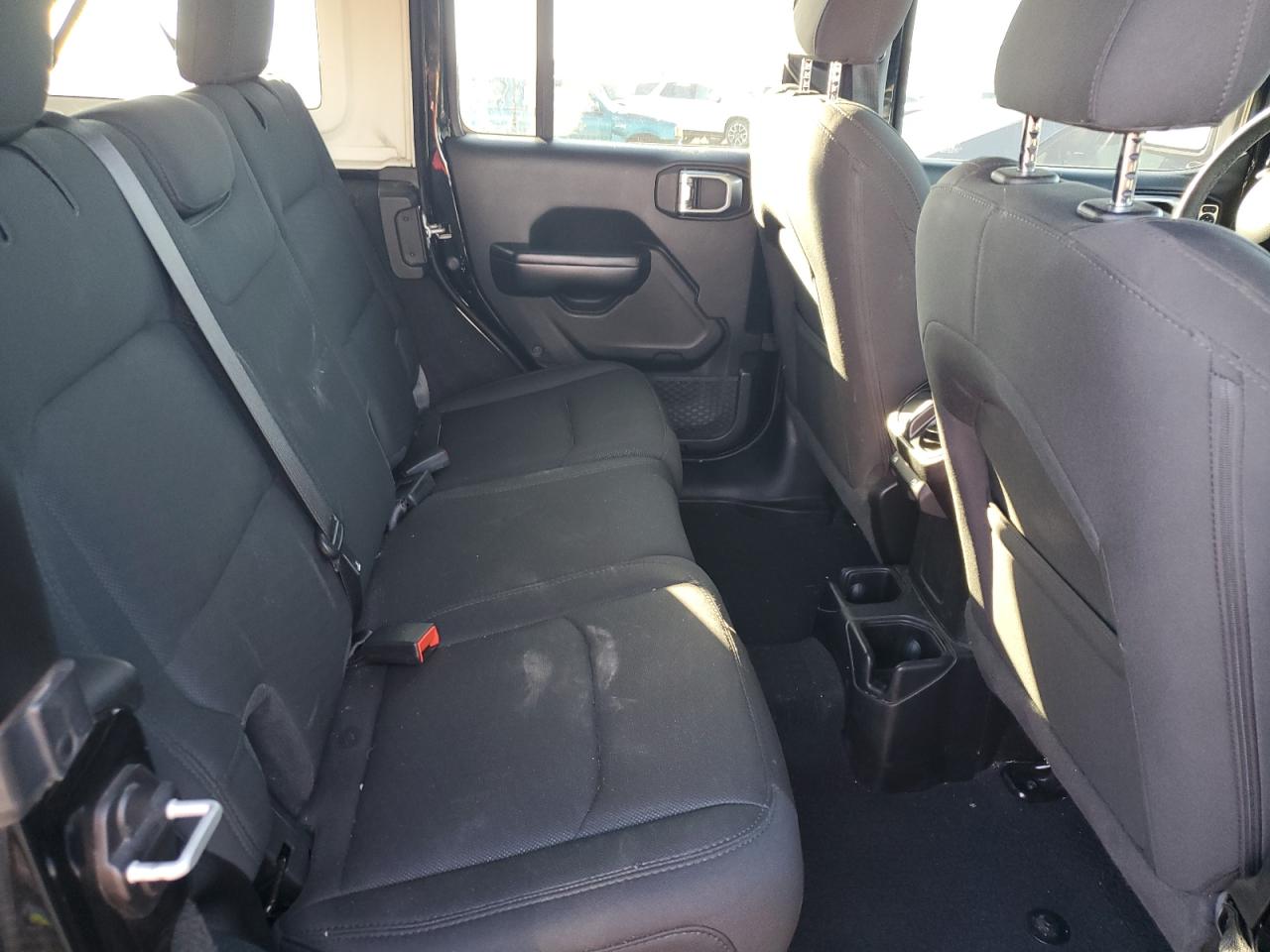 2020 Jeep Wrangler Unlimited Sport VIN: 1C4HJXDG3LW261317 Lot: 84437875