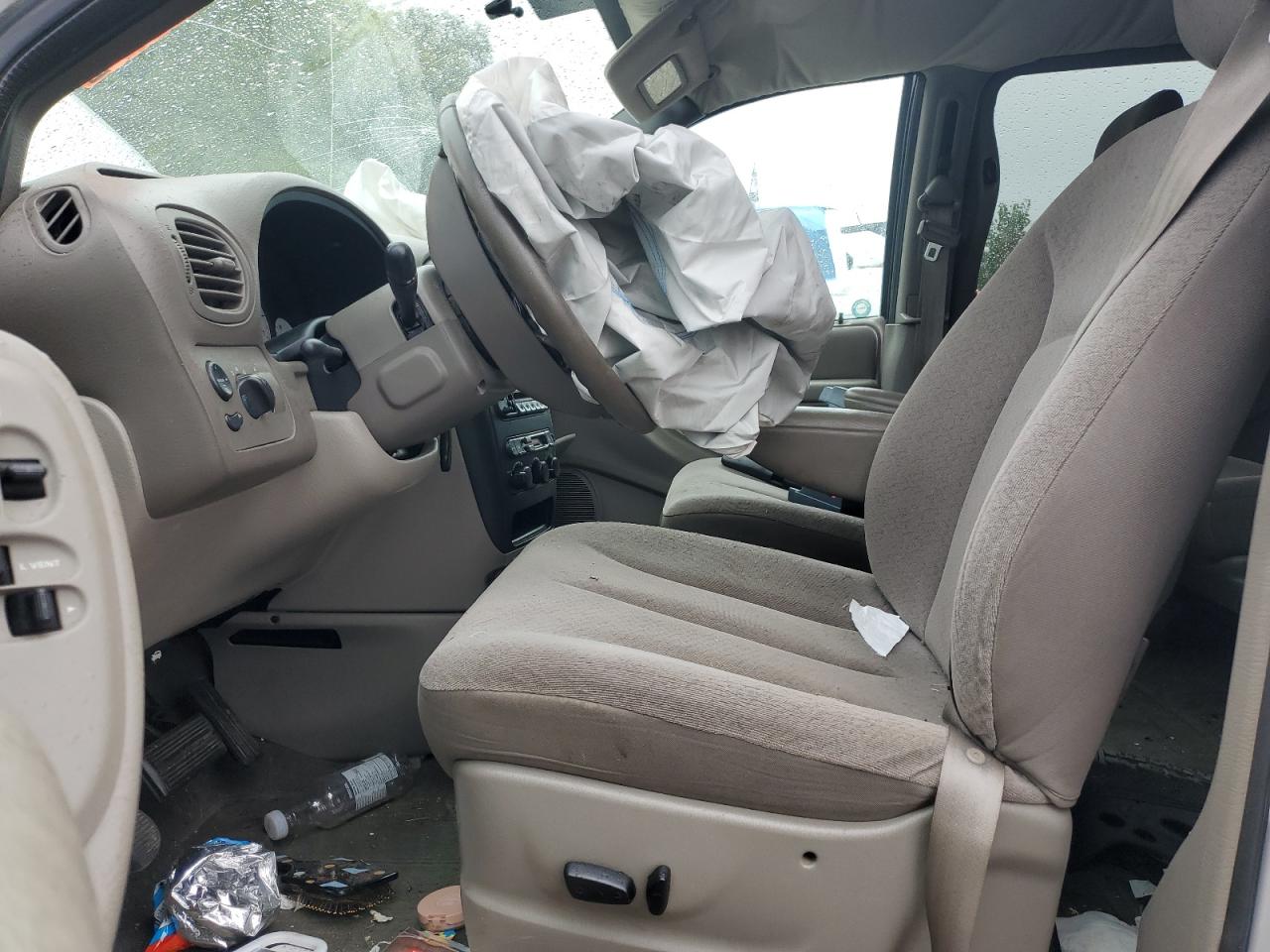 2003 Dodge Grand Caravan Sport VIN: 2D4GP44L03R283972 Lot: 81116425