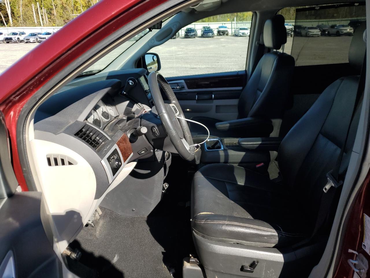 2010 Chrysler Town & Country Touring Plus VIN: 2A4RR8D13AR338489 Lot: 83876465
