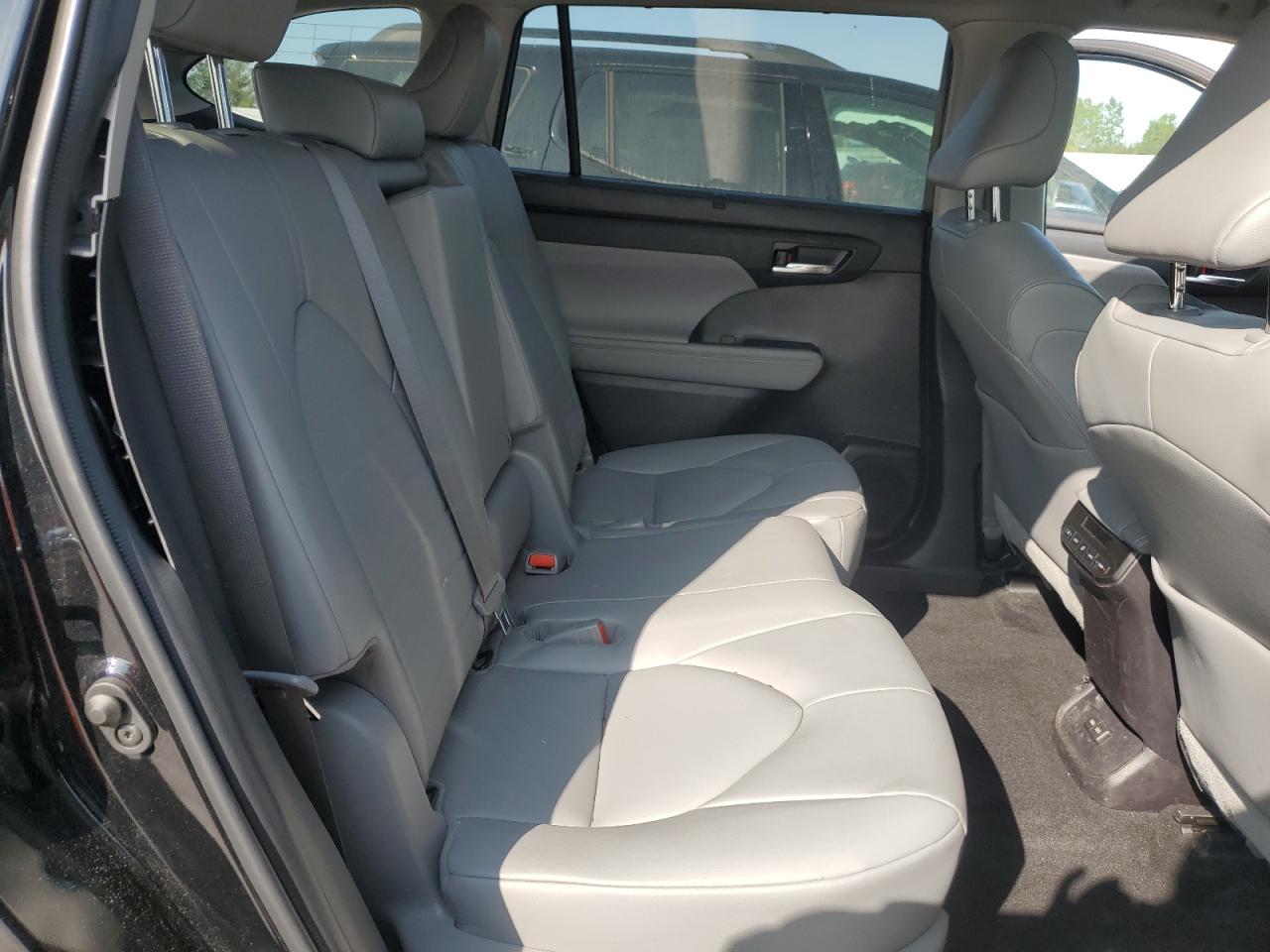 2022 Toyota Highlander Xle VIN: 5TDGZRBH2NS226749 Lot: 71797375