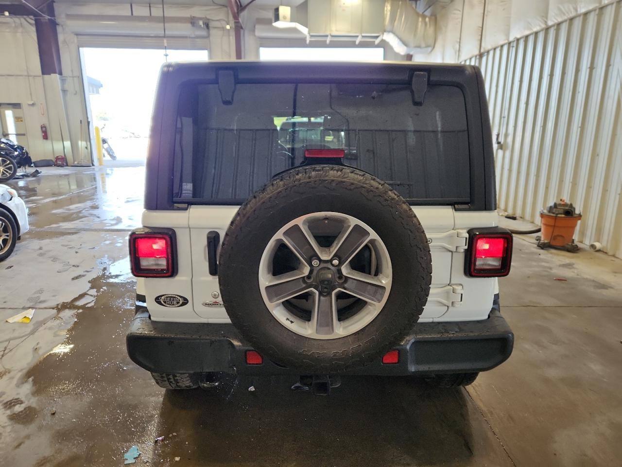 2020 Jeep Wrangler Unlimited Sahara VIN: 1C4HJXEN2LW215118 Lot: 80339605