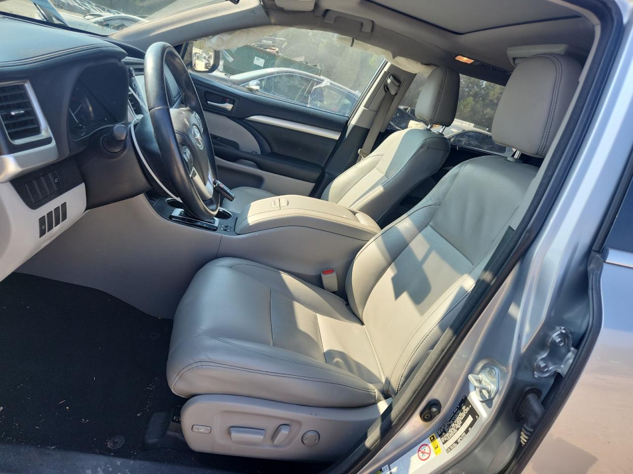 2014 Toyota Highlander Xle VIN: 5TDKKRFH5ES018356 Lot: 81571655