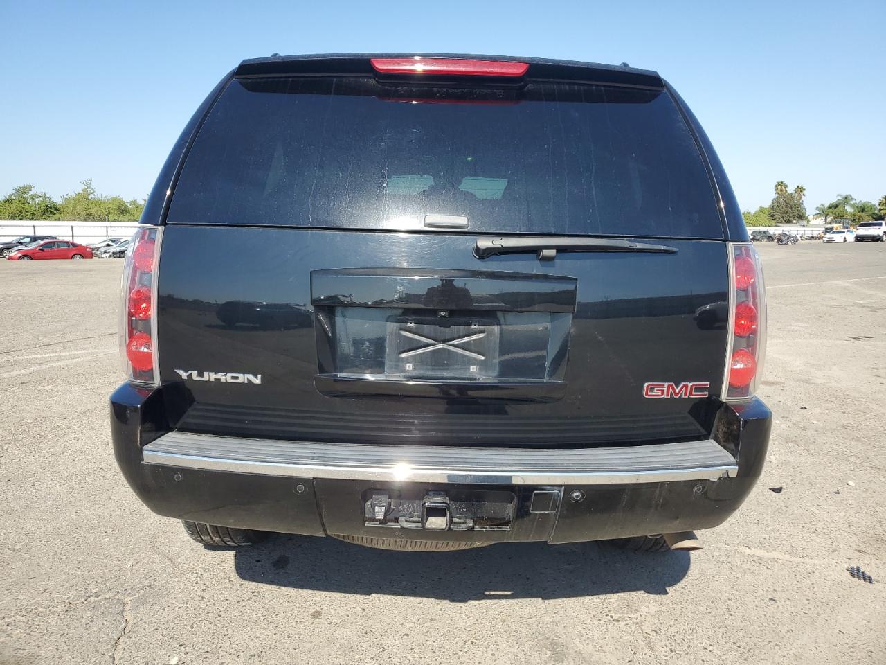 2008 GMC Yukon Denali VIN: 1GKFK63818J120554 Lot: 84055935