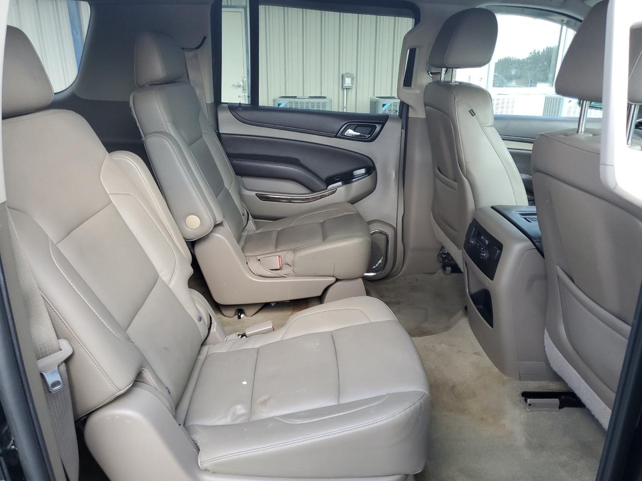 2015 Chevrolet Suburban K1500 Lt VIN: 1GNSKJKC7FR698649 Lot: 81584735