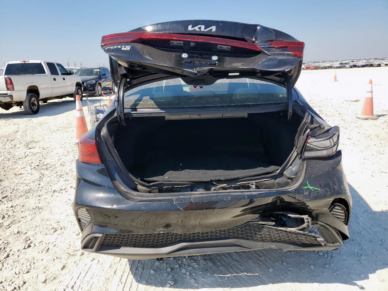 2023 Kia Forte Lx VIN: 3KPF24AD3PE685481 Lot: 84383765