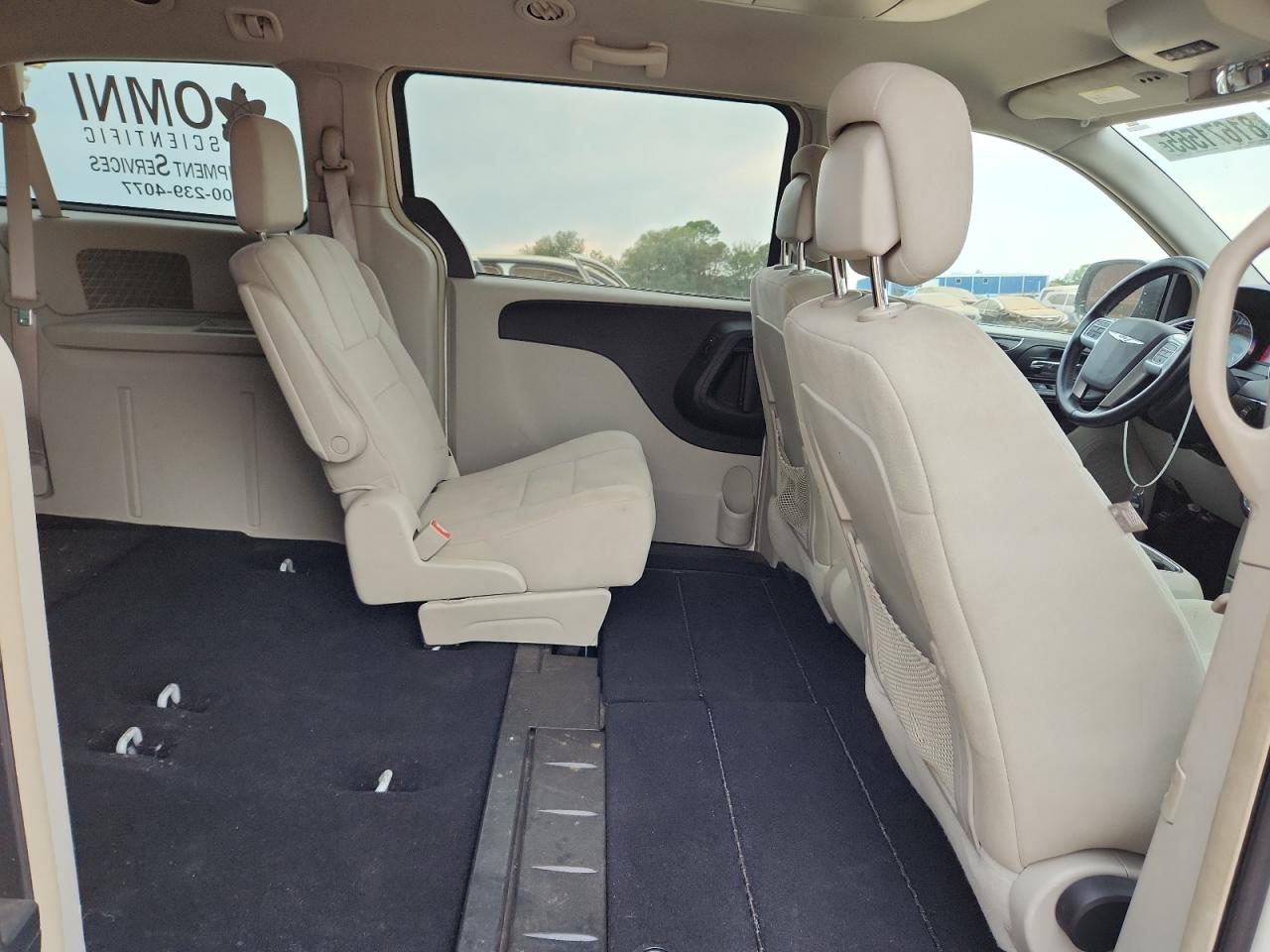 2011 Chrysler Town & Country Touring VIN: 2A4RR5DG8BR704886 Lot: 81671565