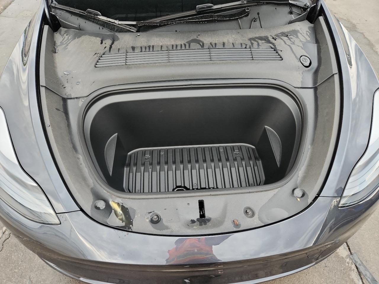 2024 Tesla Model Y VIN: 7SAYGDED2RA334224 Lot: 70952225