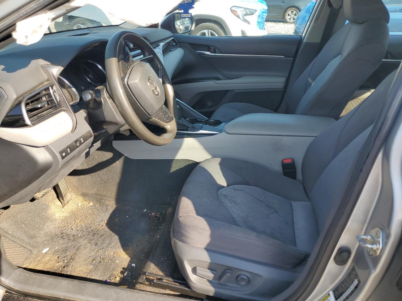 2020 Toyota Camry Le VIN: 4T1C11AK1LU389031 Lot: 81047015