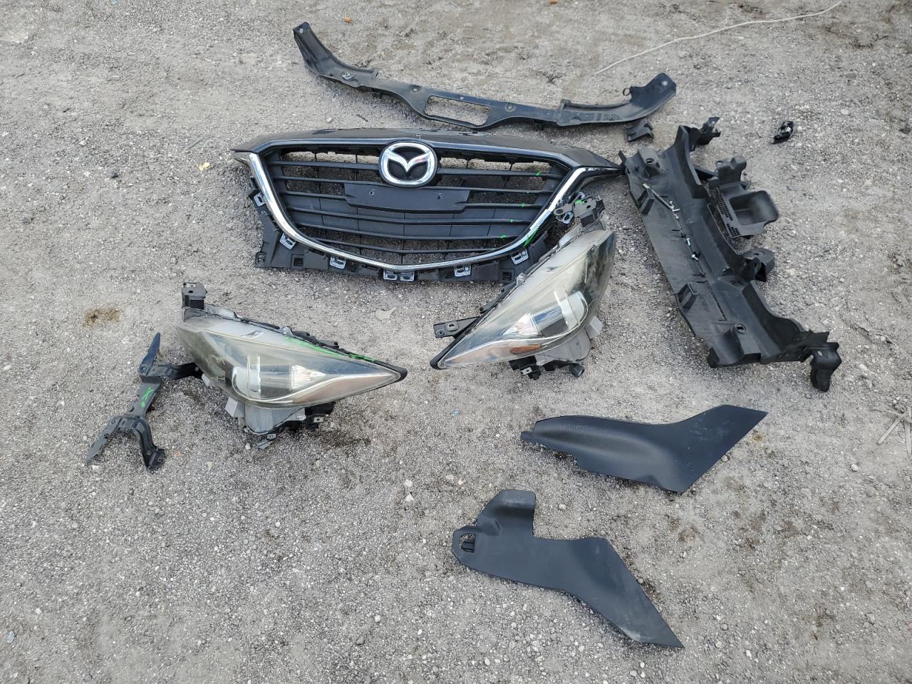 2015 Mazda 3 Touring VIN: JM1BM1L74F1246094 Lot: 80684495