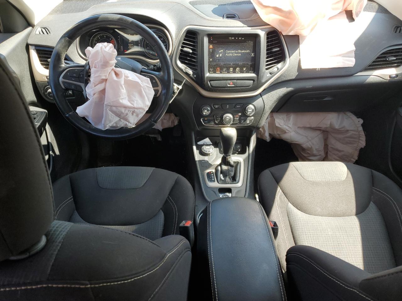 2017 Jeep Cherokee Latitude VIN: 1C4PJMCB3HW556828 Lot: 81322265