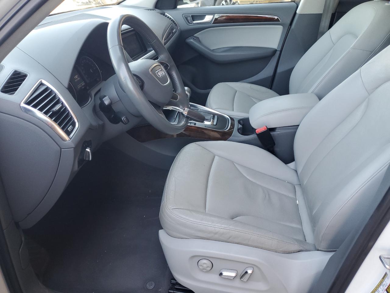 2013 Audi Q5 Premium VIN: WA1CFAFP9DA064411 Lot: 81336805
