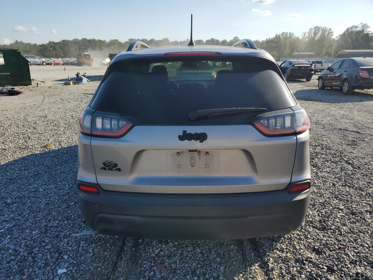 2019 Jeep Cherokee Latitude Plus VIN: 1C4PJMLB8KD385450 Lot: 80599865