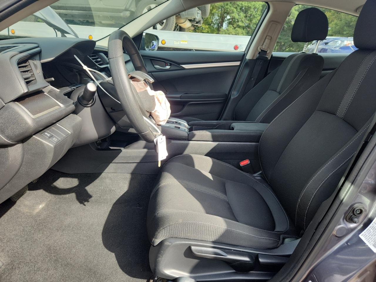 2018 Honda Civic Lx VIN: 19XFC2F50JE043827 Lot: 84421015