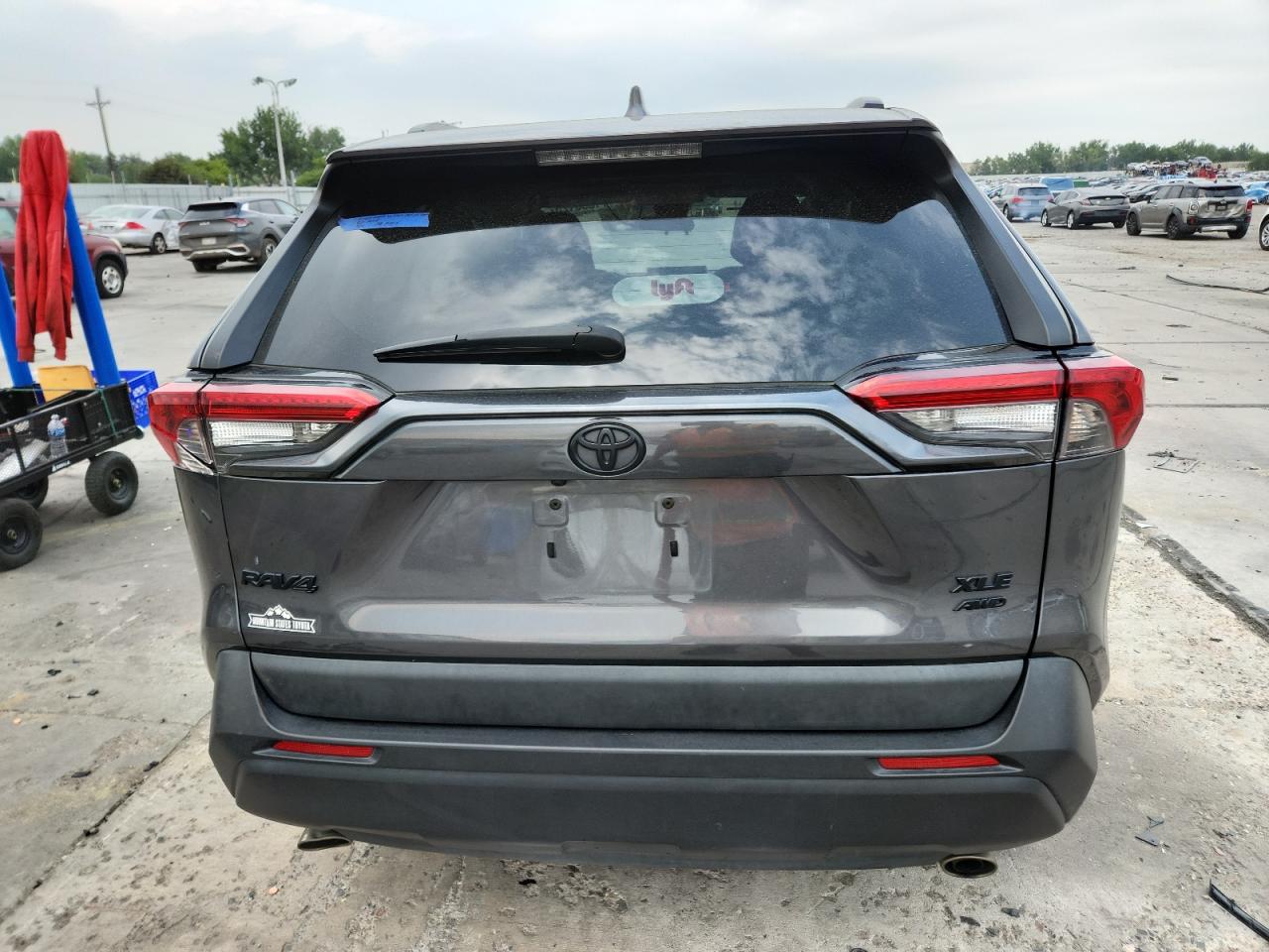 2021 Toyota Rav4 Xle VIN: 2T3P1RFV3MC233800 Lot: 71358125