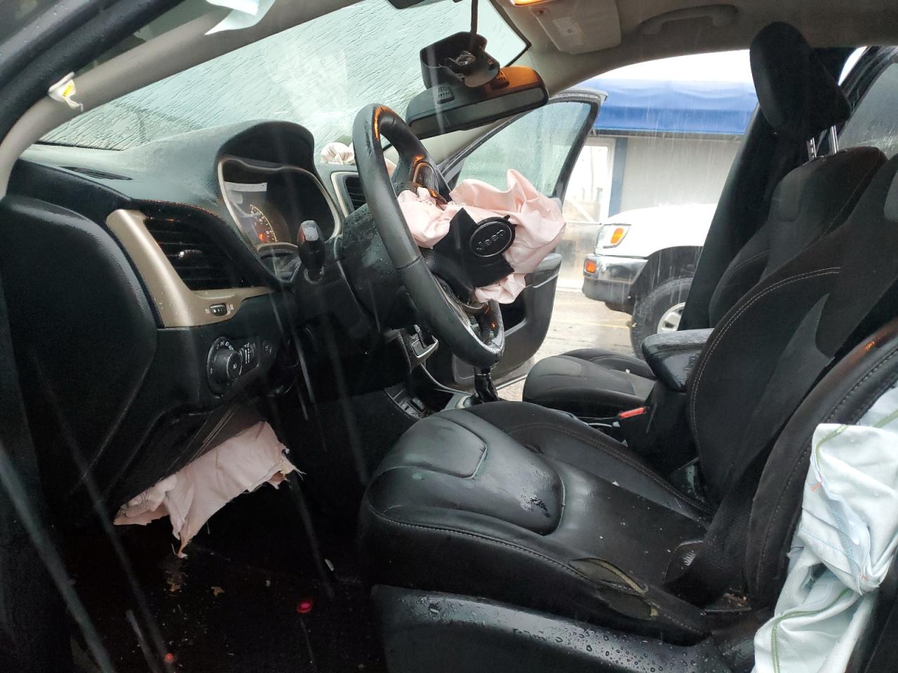 2014 Jeep Cherokee Latitude VIN: 1C4PJLCB1EW241810 Lot: 71915265