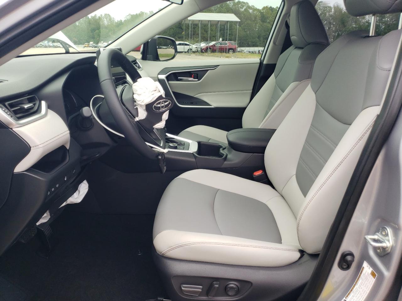 2025 Toyota Rav4 Xle Premium VIN: JTMB6RFV4SD165897 Lot: 84710485