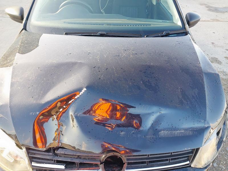 2016 VOLKSWAGEN POLO S