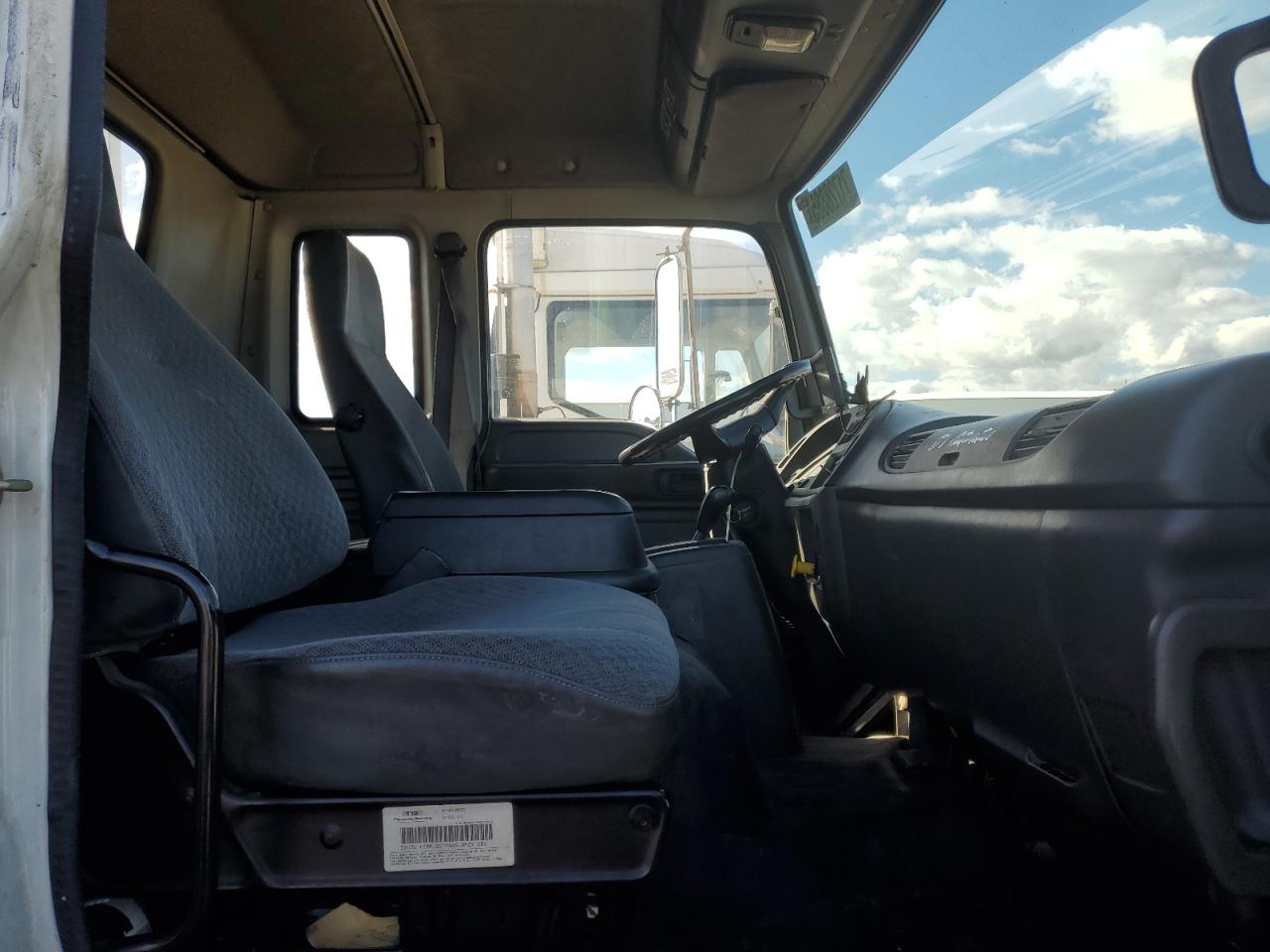 2005 Isuzu T7F042-Fvr VIN: 4GTK7F1315F700726 Lot: 71728885