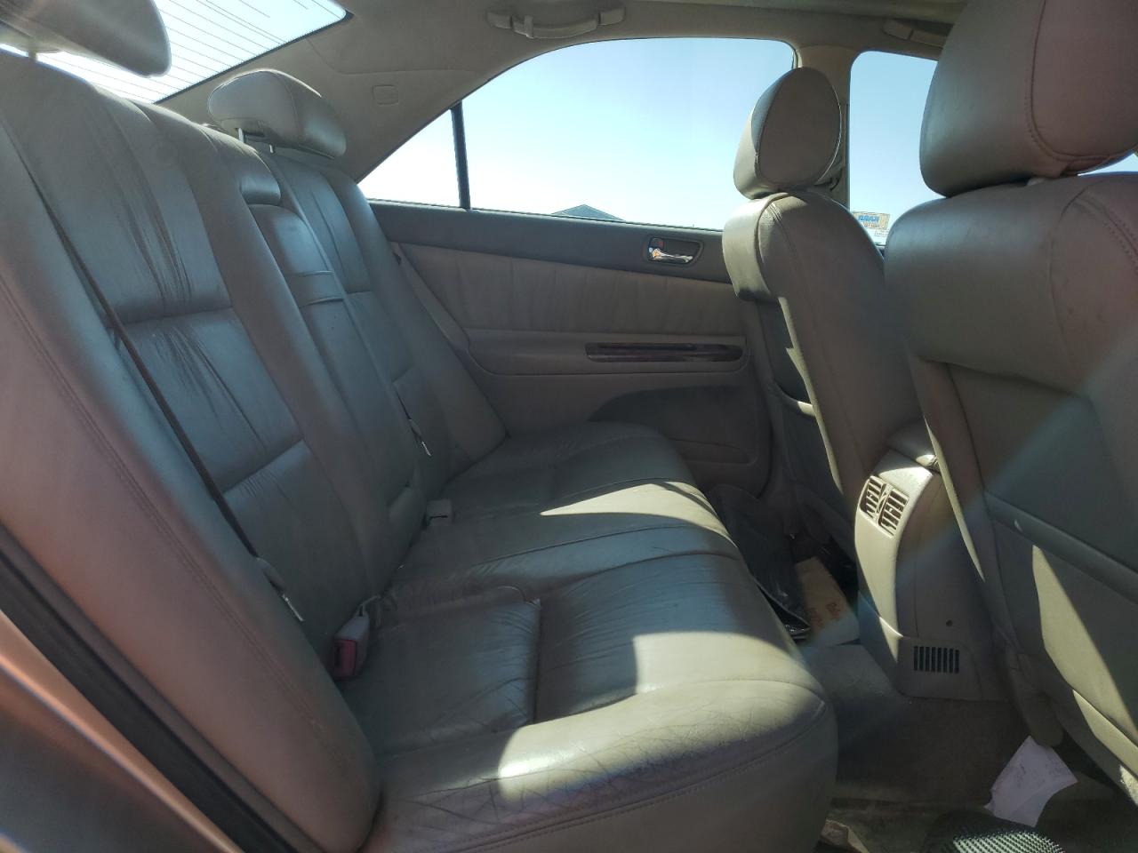 2002 Toyota Camry Le VIN: JTDBF30K120086139 Lot: 81682115