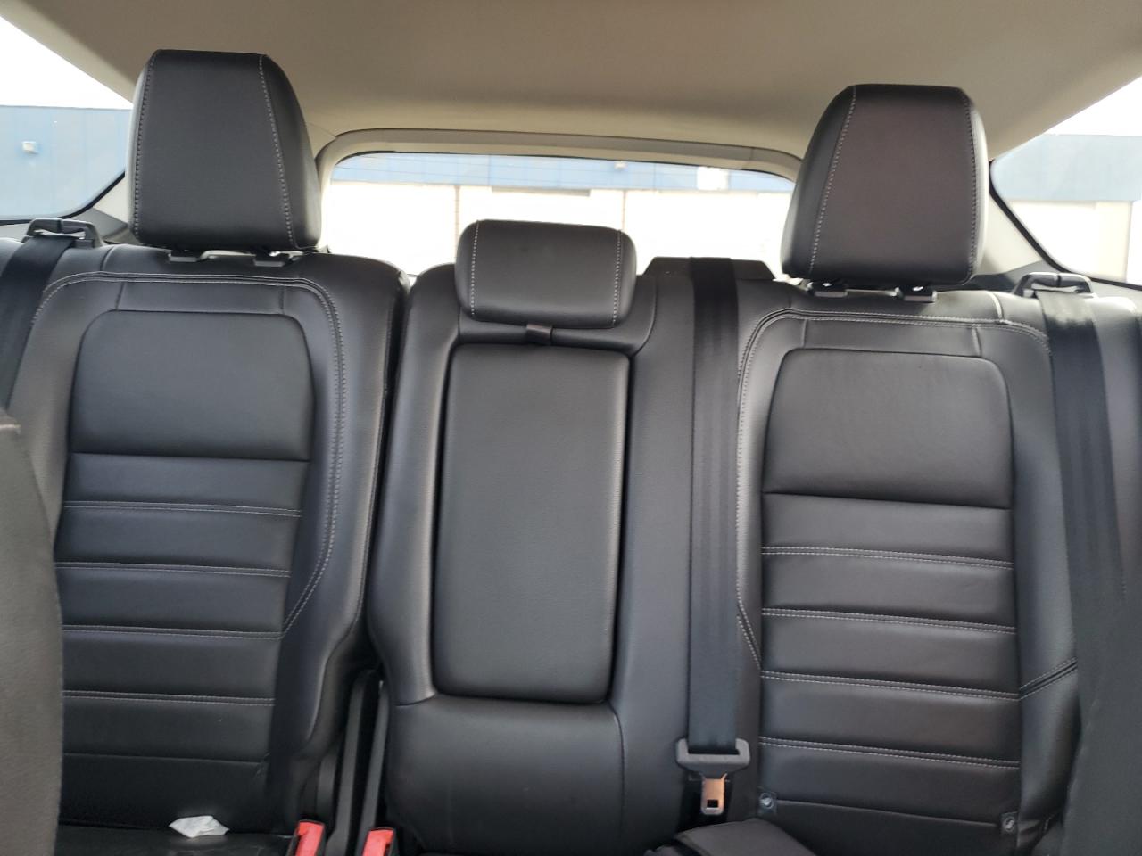 2017 Ford Escape Titanium VIN: 1FMCU9J96HUA60318 Lot: 81302185