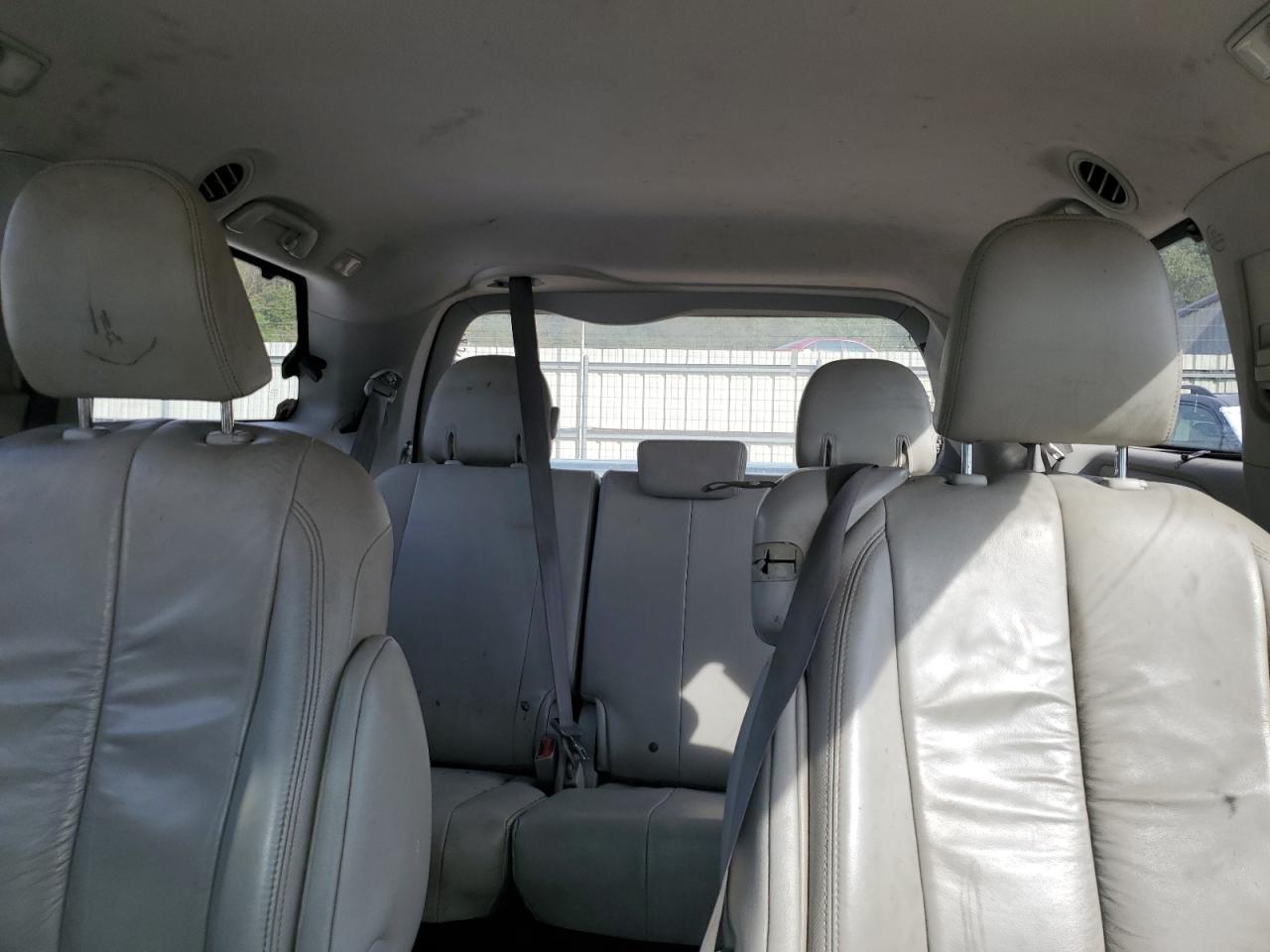 2011 Toyota Sienna Xle VIN: 5TDYK3DC4BS071771 Lot: 84828875