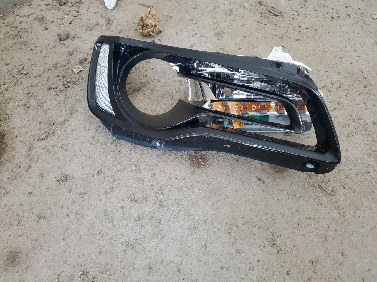 2015 Chrysler 300 S VIN: 2C3CCABG3FH736007 Lot: 81044175