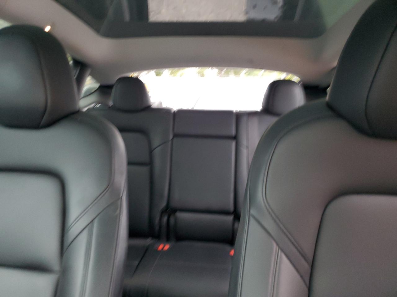 2024 Tesla Model Y VIN: 7SAYGDEE8RA234430 Lot: 84426275