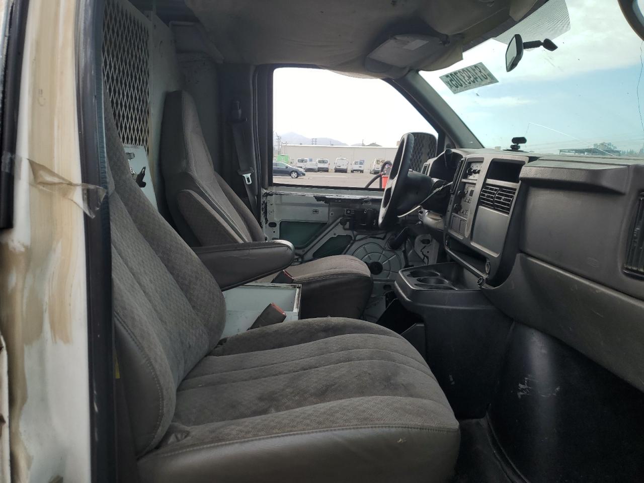 2005 Chevrolet Express G1500 VIN: 1GCEG15X551210690 Lot: 81493705