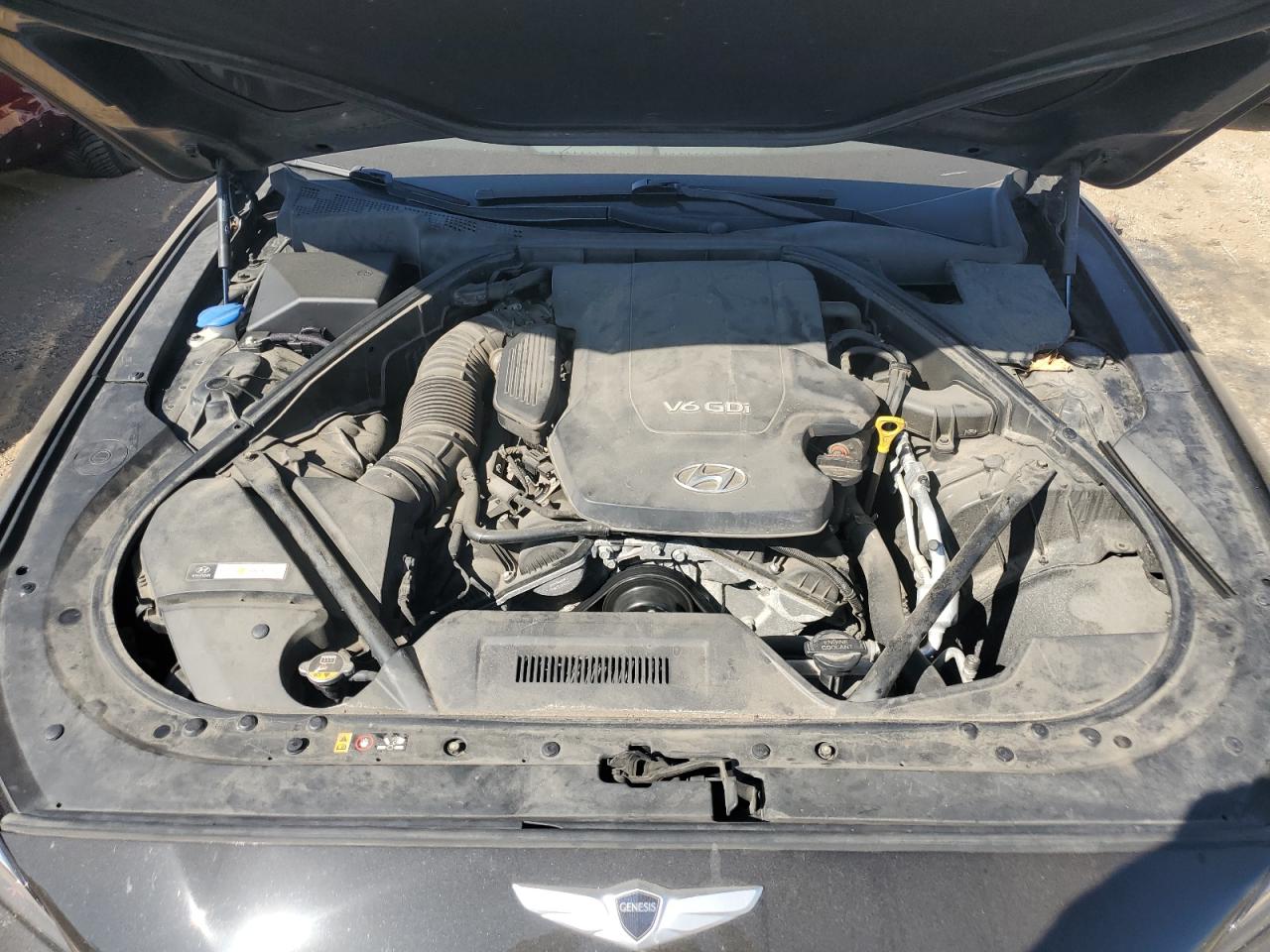 2015 Hyundai Genesis 3.8L VIN: KMHGN4JE4FU088937 Lot: 81862125