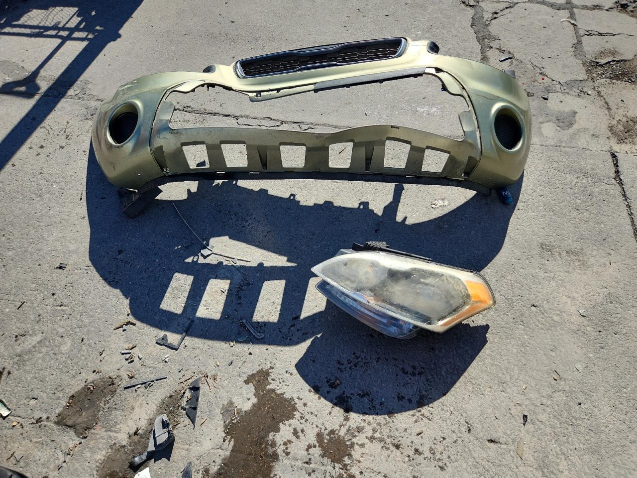 2012 Kia Soul + VIN: KNDJT2A62C7423748 Lot: 81319595