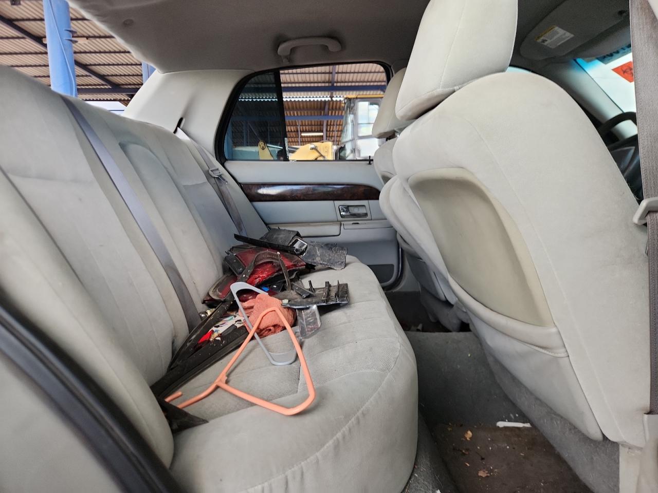 2005 Mercury Grand Marquis Gs VIN: 2MEFM74WX5X646708 Lot: 81852795