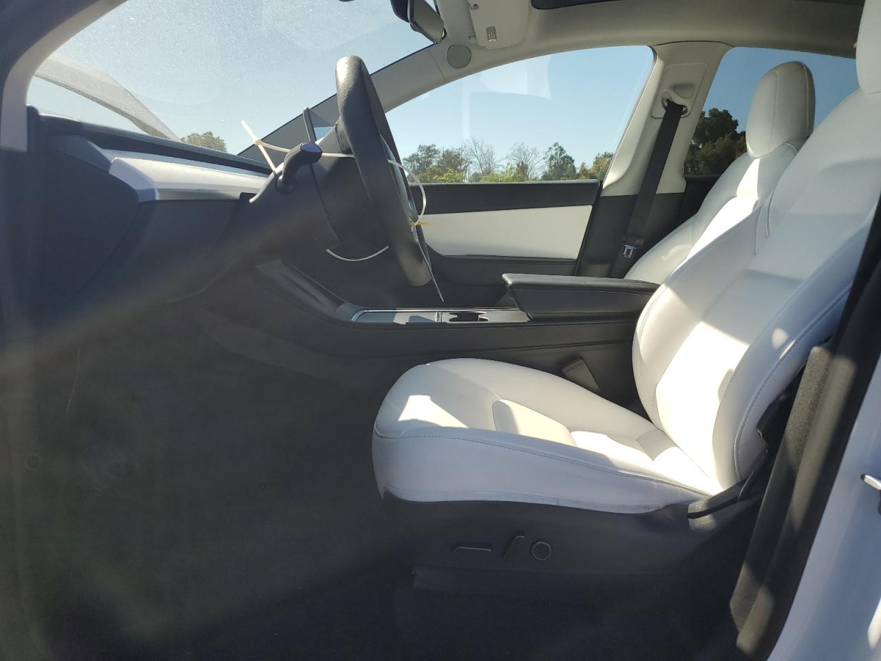 2022 Tesla Model Y VIN: 7SAYGAEE9NF405214 Lot: 81676505