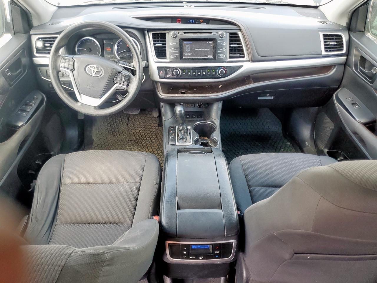 2019 Toyota Highlander Le VIN: 5TDBZRFH7KS945110 Lot: 68960885