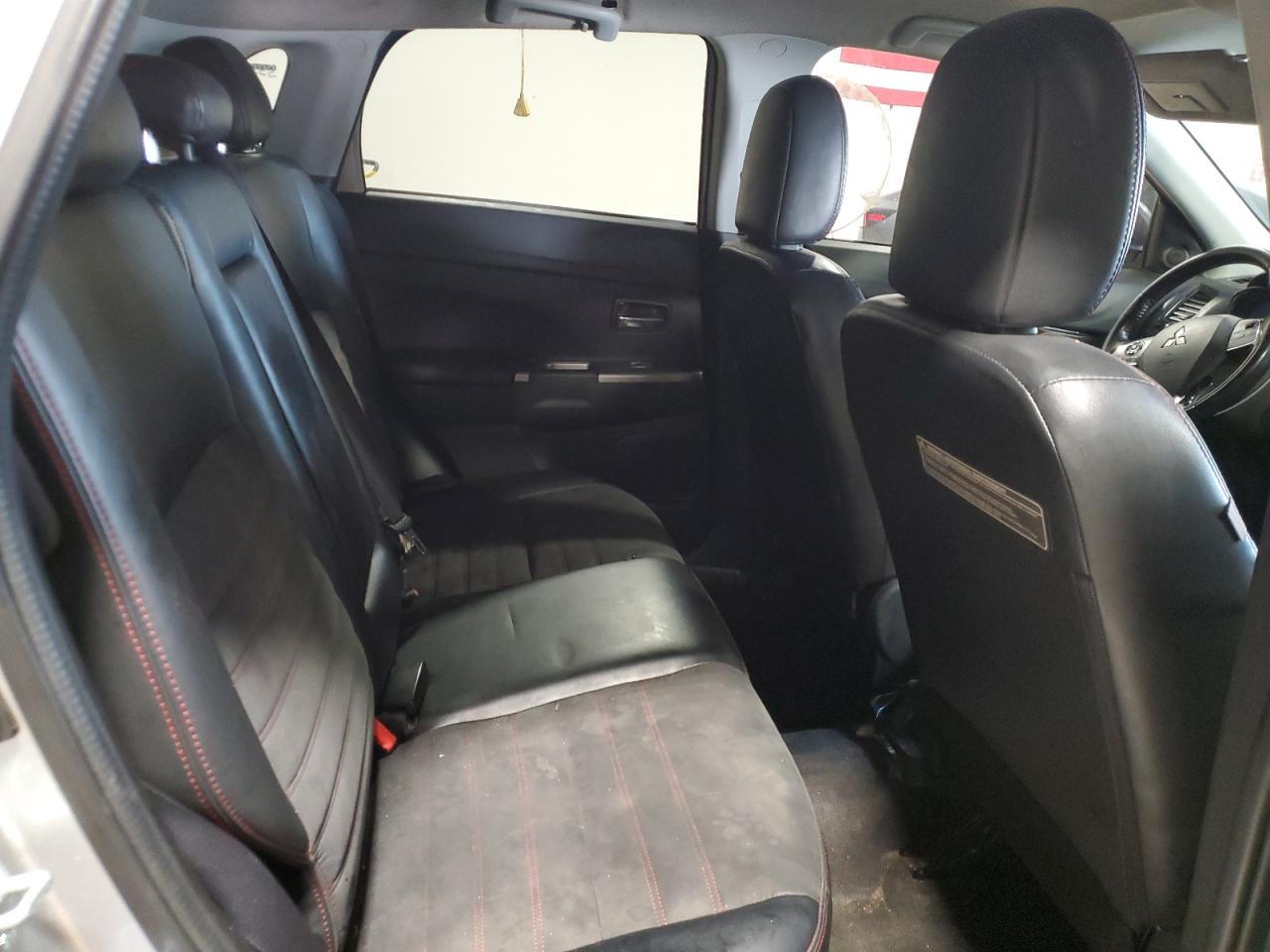 2018 Mitsubishi Outlander Sport Es VIN: JA4AR3AW2JU001363 Lot: 84293615