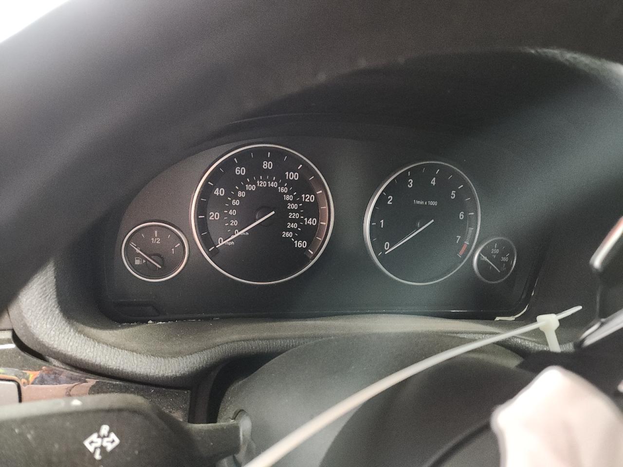 Фото: 5UXXW3C50J0T82021