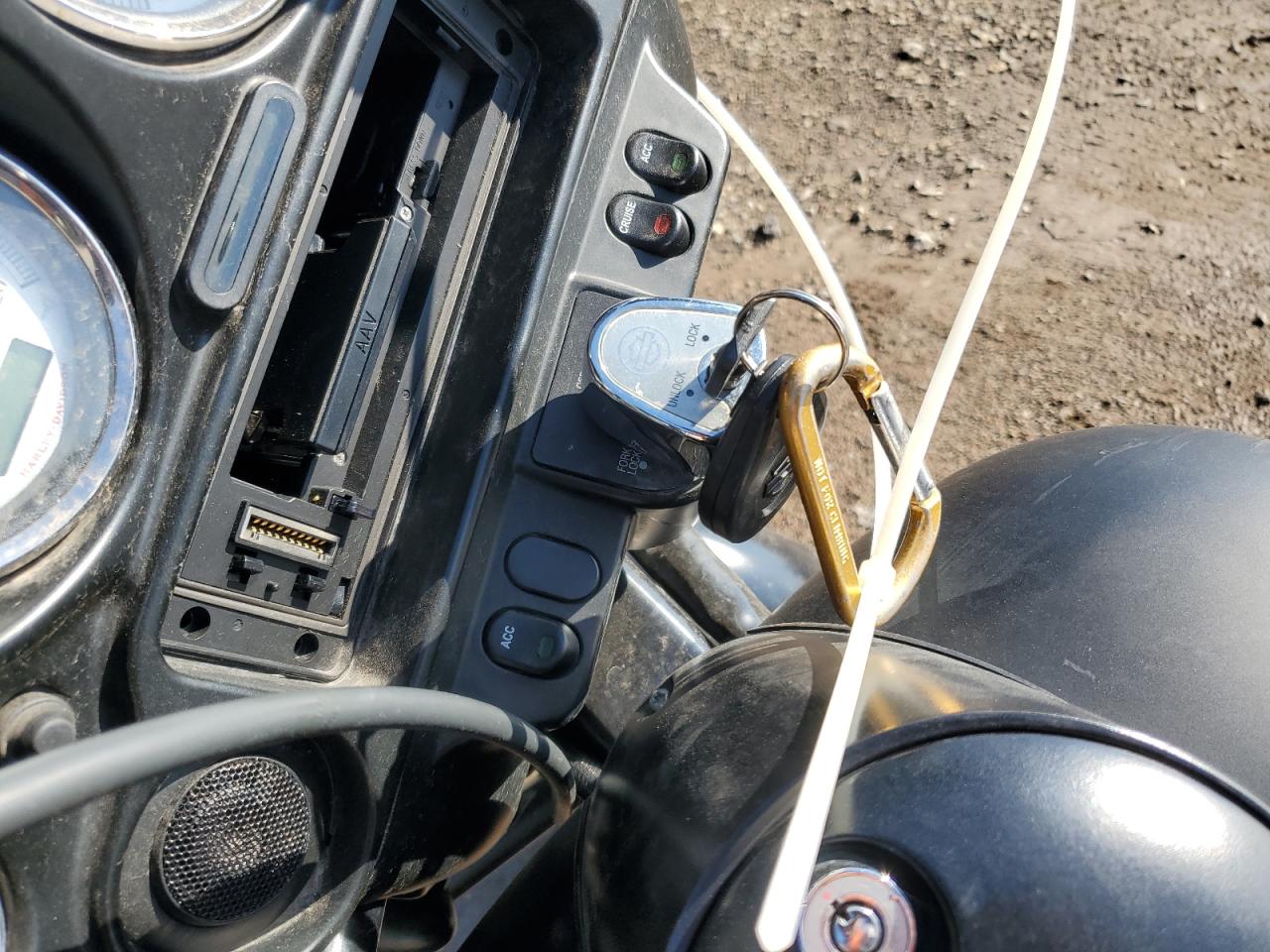 2011 Harley-Davidson Flhx VIN: 1HD1KB413BB673657 Lot: 71241255