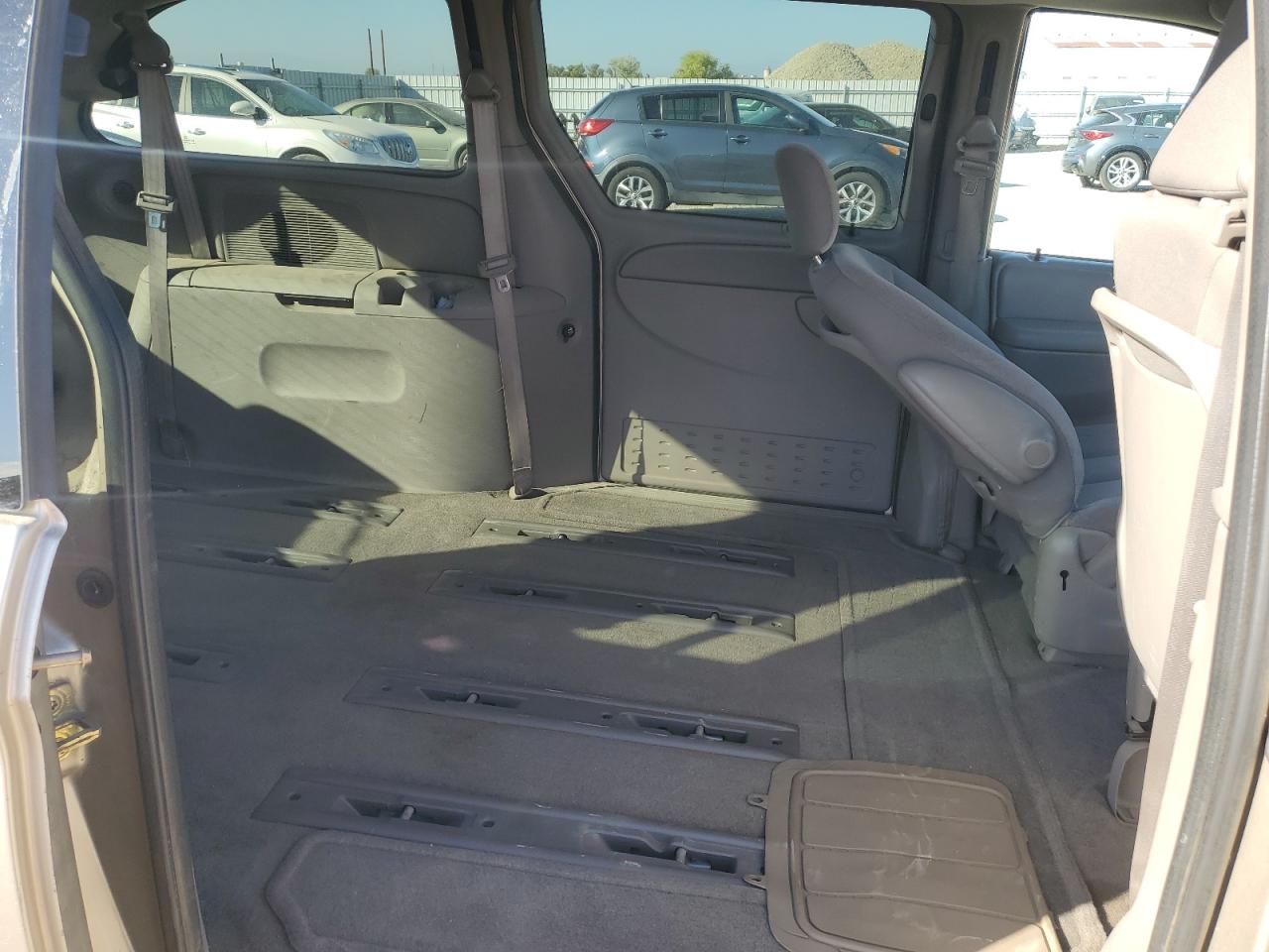 2003 Dodge Grand Caravan Sport VIN: 2D4GP44L23R384530 Lot: 81779095