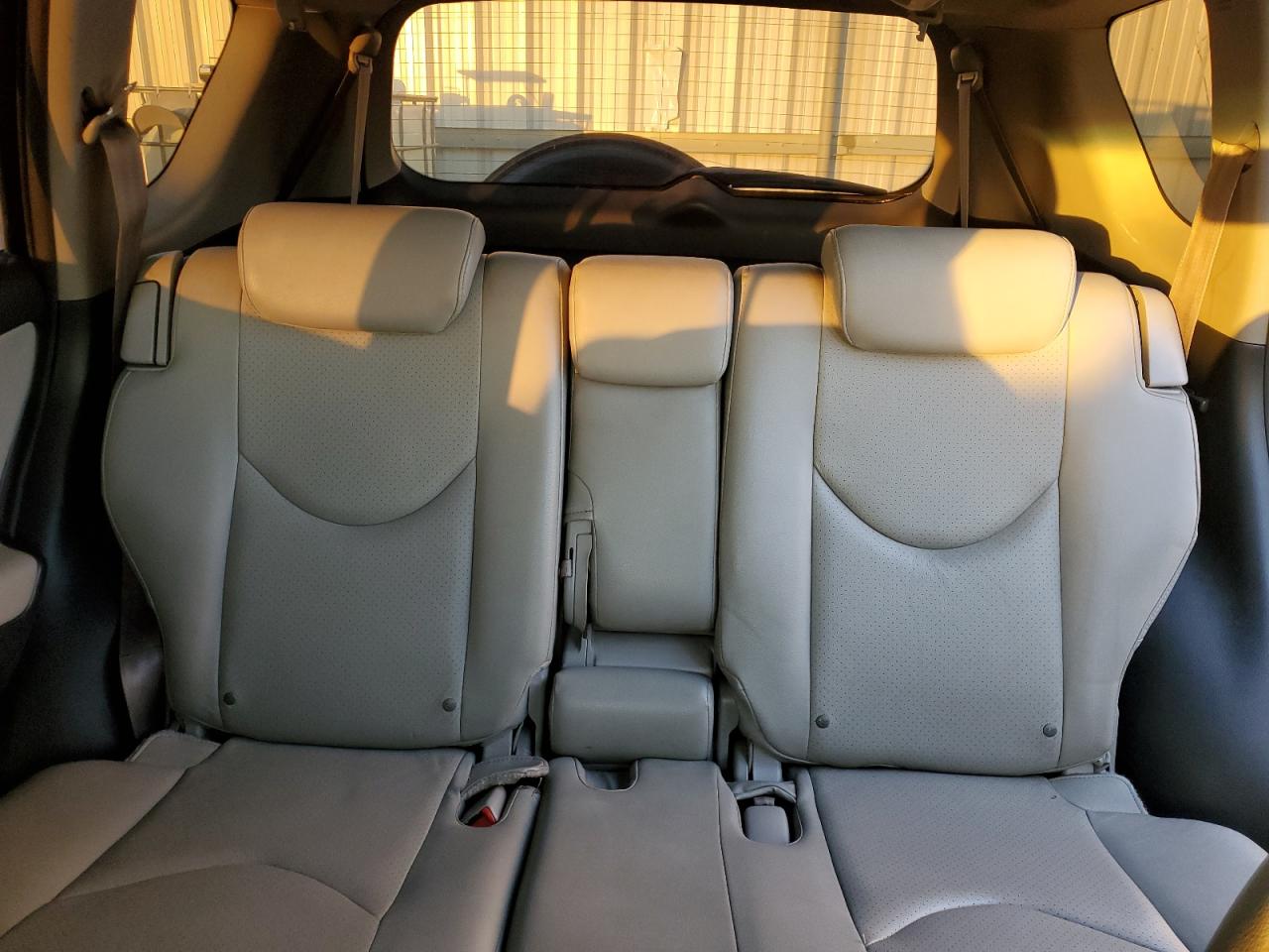 2007 Toyota Rav4 Limited VIN: JTMBK34V075018697 Lot: 81555325