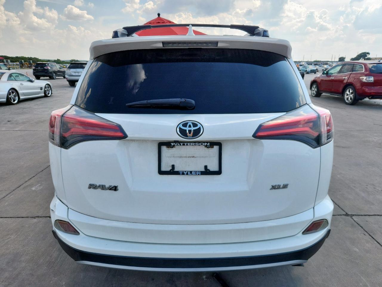 2017 Toyota Rav4 Xle VIN: JTMWFREV7HJ122877 Lot: 81273325