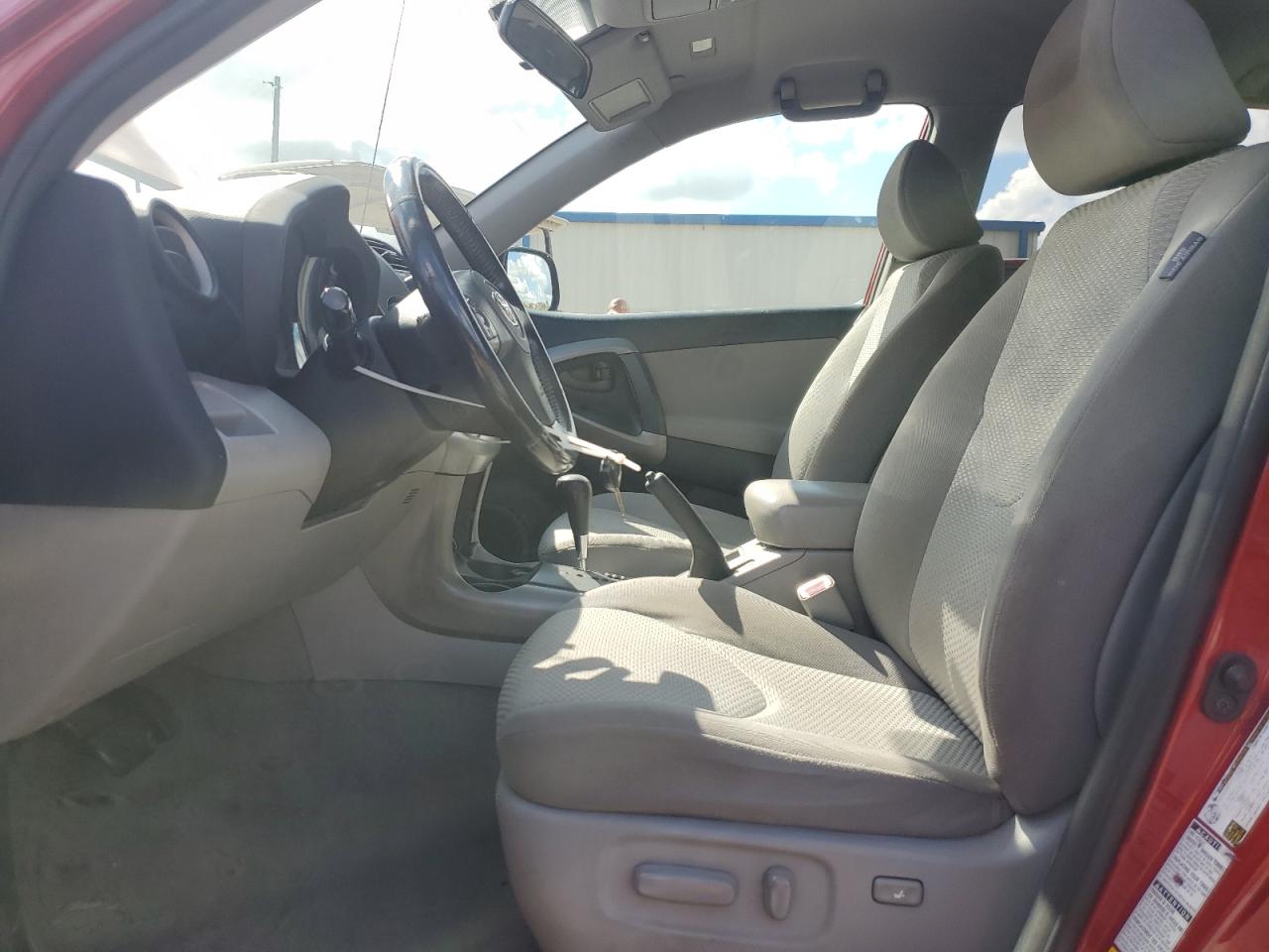 2007 Toyota Rav4 Limited VIN: JTMBD31V076046041 Lot: 84220115