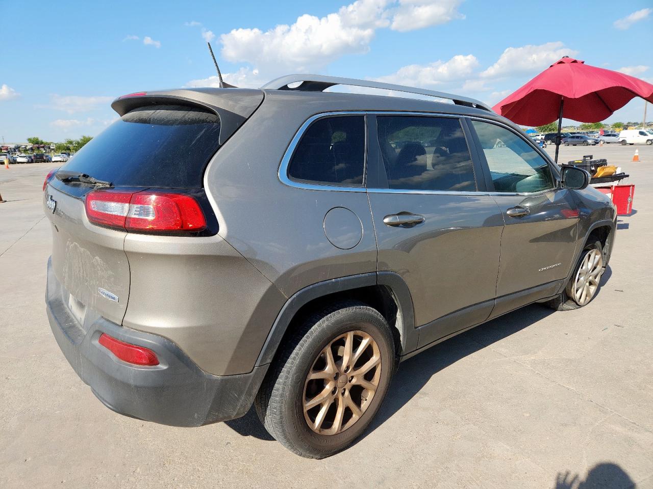 2017 Jeep Cherokee Latitude 1C4PJLCB3HW559903 photo #4