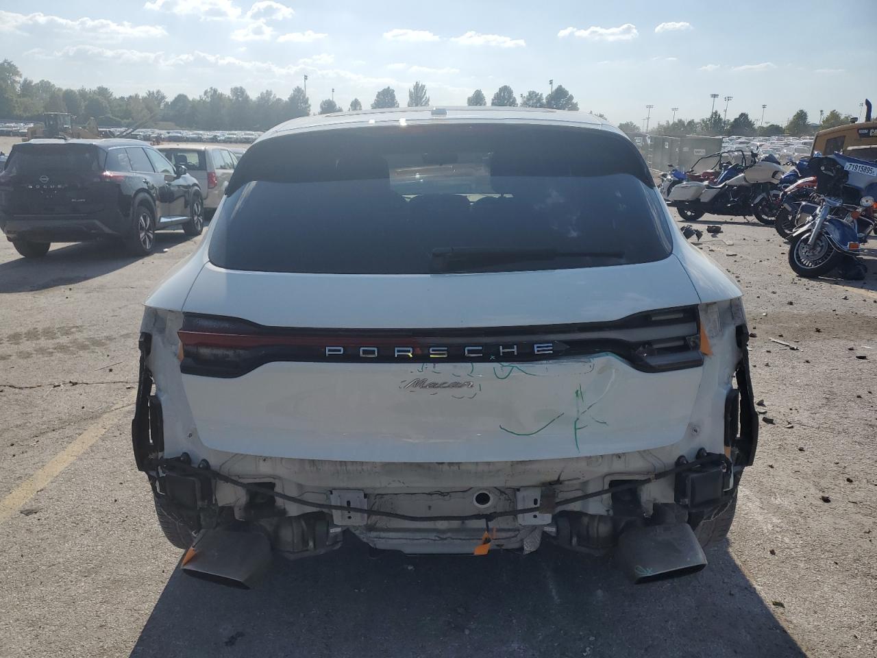 2020 Porsche Macan VIN: WP1AA2A55LLB04900 Lot: 84424095